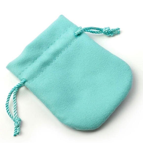 ✨18K Rose Gold Butterfly Ring✨ - Picture 5 of 6